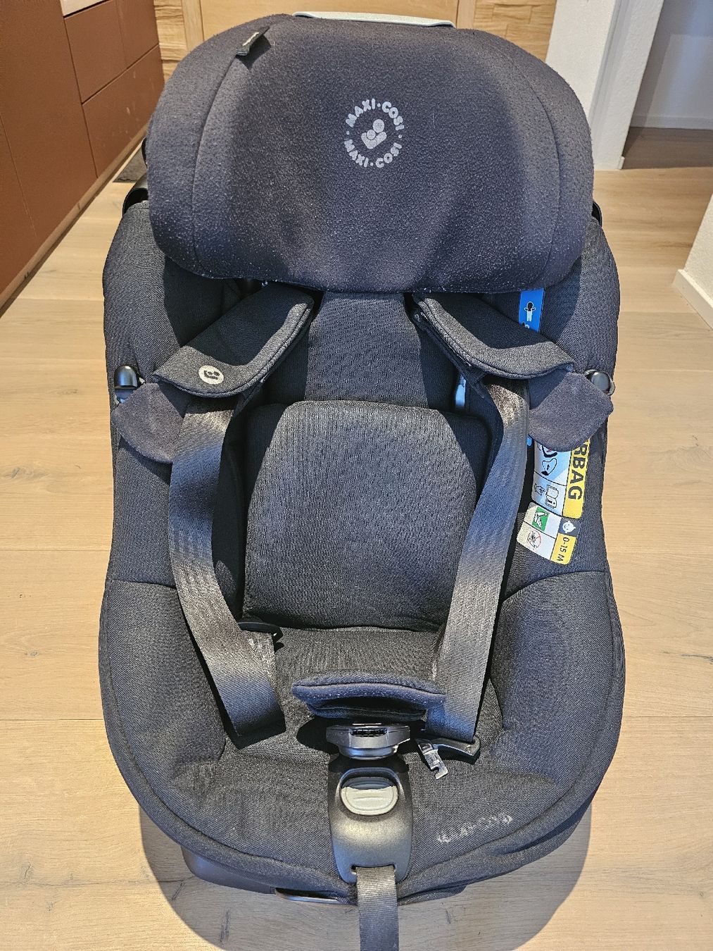 Maxi-Cosi Seggiolini per auto: Maxi-Cosi AxissFix 61cm - 105 cm – Usato da Hauenstein venduto da Desey 1