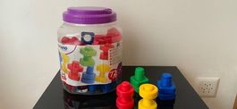 Spiel mit Schrauben und Muttern