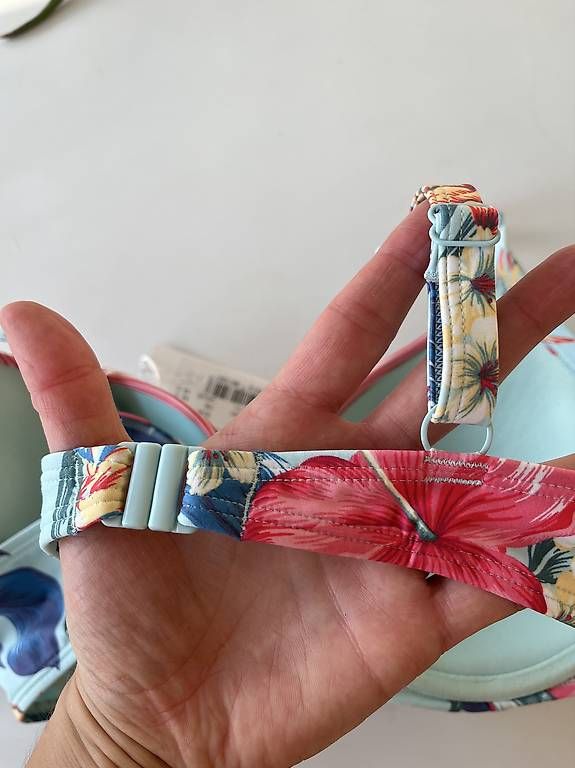 Costumi da bagno & Bikini: Neues Bikini Oberteil mit Blumenmuster gr. C42 – Usato da Zürich venduto da cel_cw9k 4