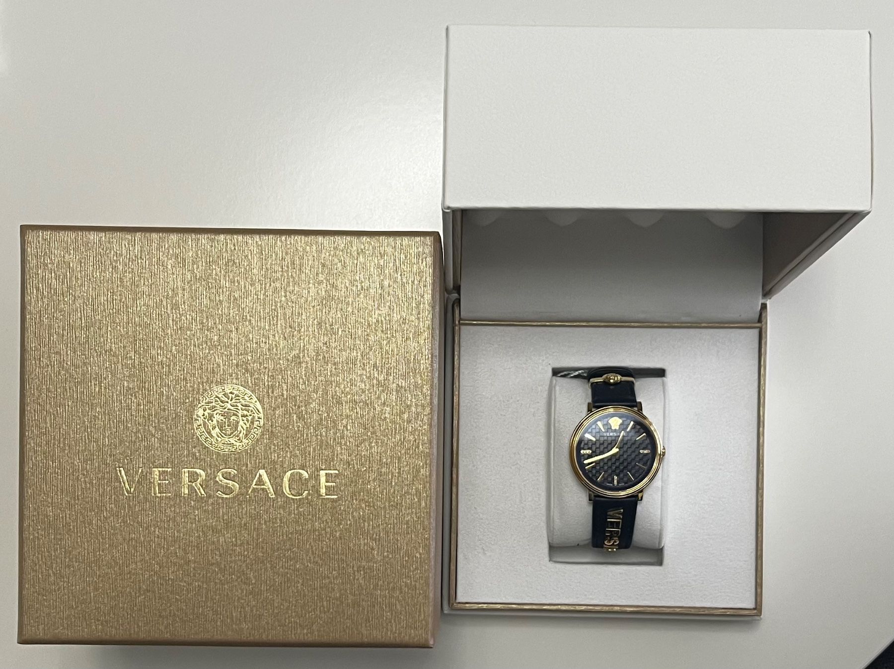 Versace Orologi: Versace V Circle Damen Armbanduhr – Nuovo e nell'imballaggio originale da Oberaach venduto da Dandy2021 1
