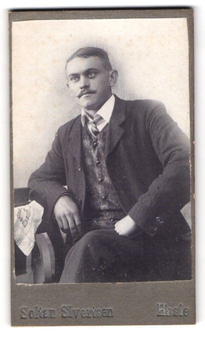 Fotografie &  Plakate: Fotografie Soltan Sivertsen, Hasle, Mann – Gebraucht aus Berlin von bartko-reher