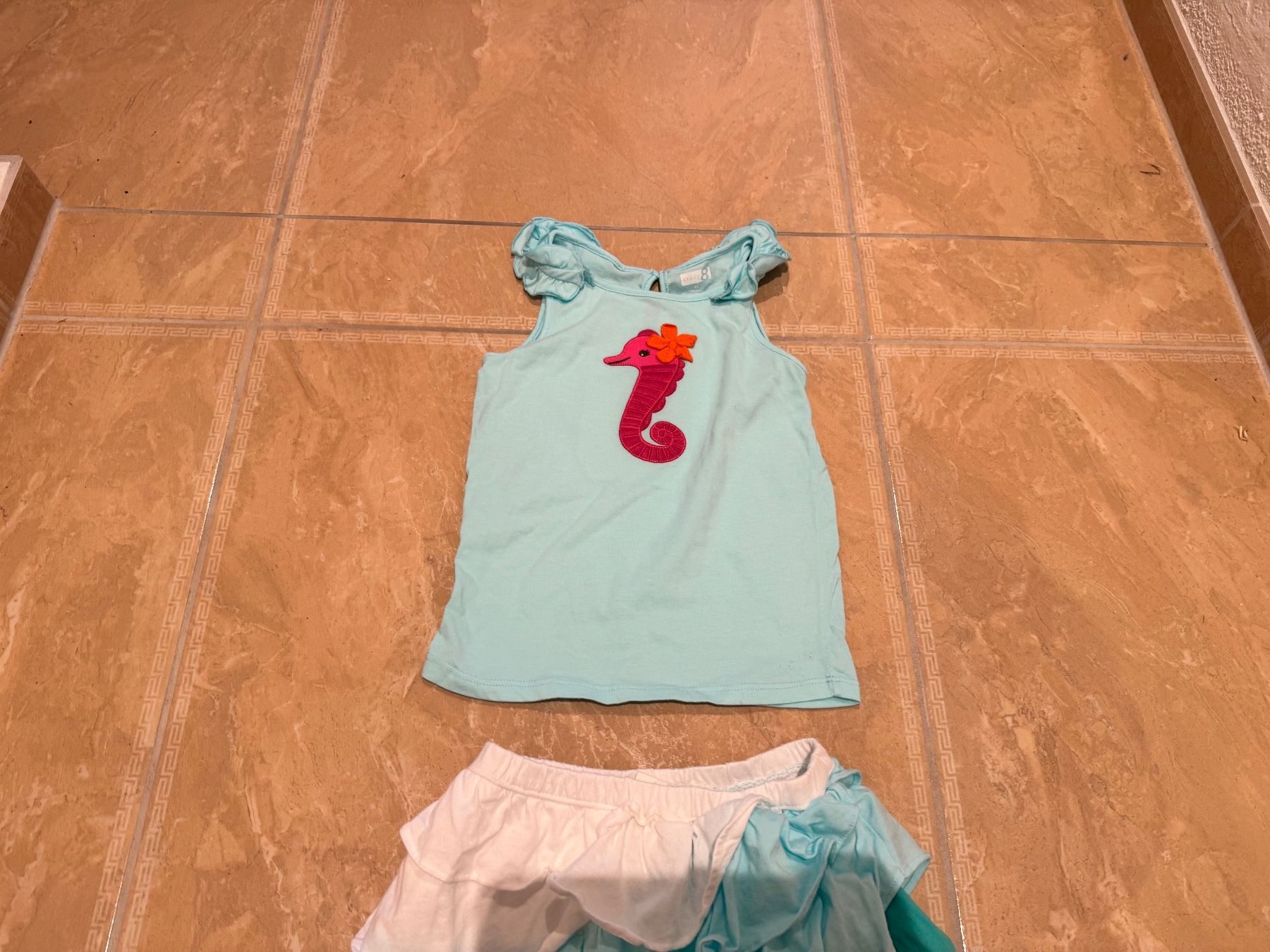 Gymboree Lotti & Set di vestiti: Gymboree NWT Seepferdchen Set, 4J 104 – Nuovo (secondo la descrizione) da Klingnau venduto da Markus14 1