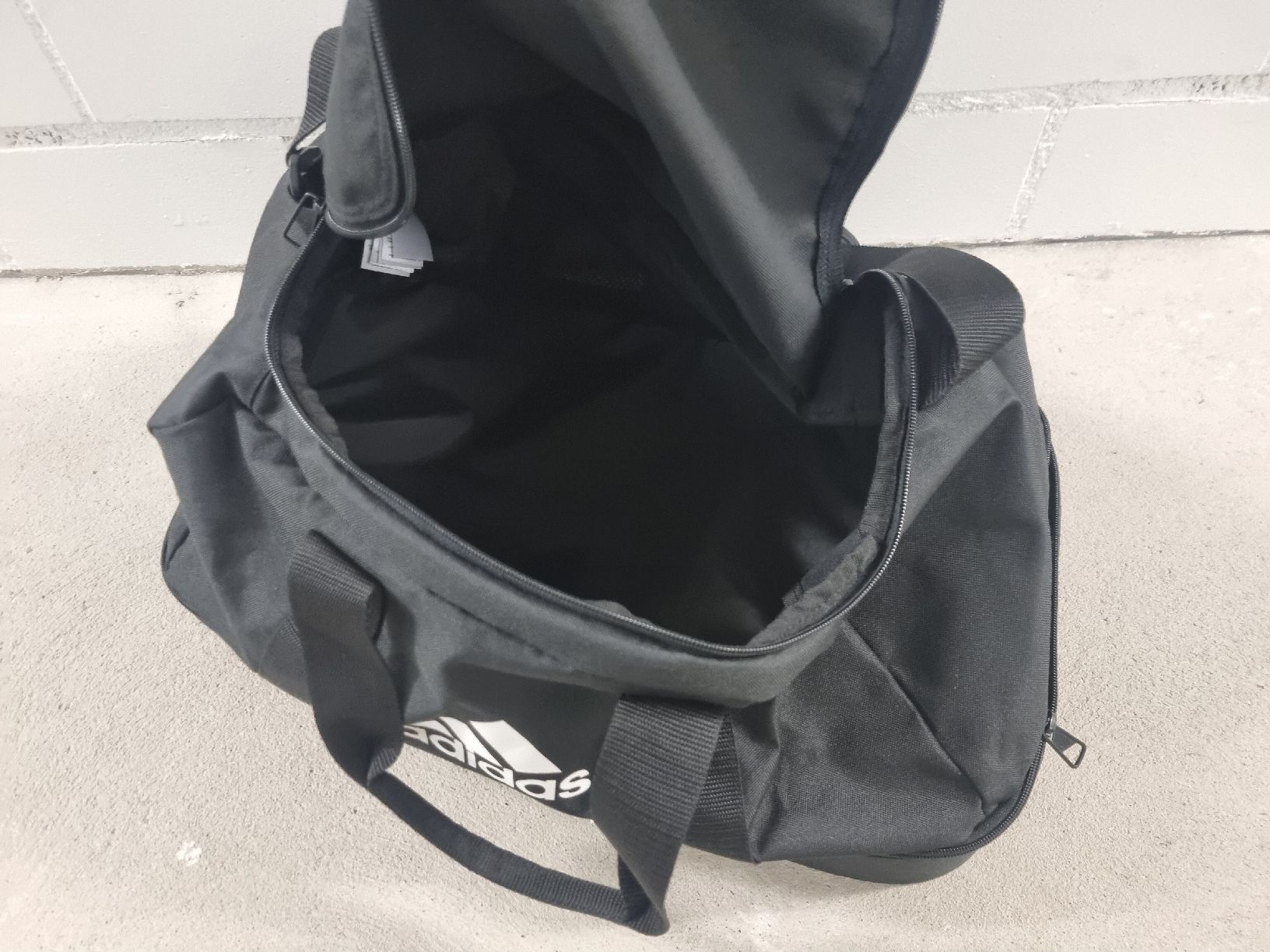Adidas Borse: Adidas Sporttasche – Nuovo (secondo la descrizione) da Bülach venduto da Shyro2000 3