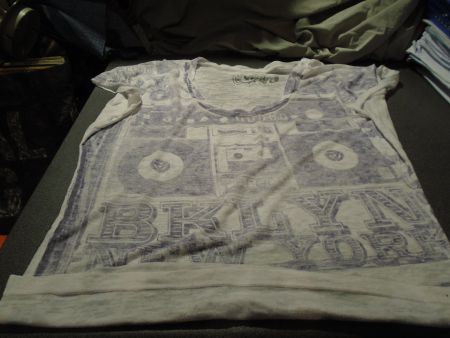 T-Shirt Grösse S, five Crown, weiss/Aufdruck lila