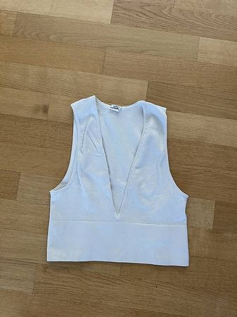 Neues weisses Shirt/Top mit Ausschnitt