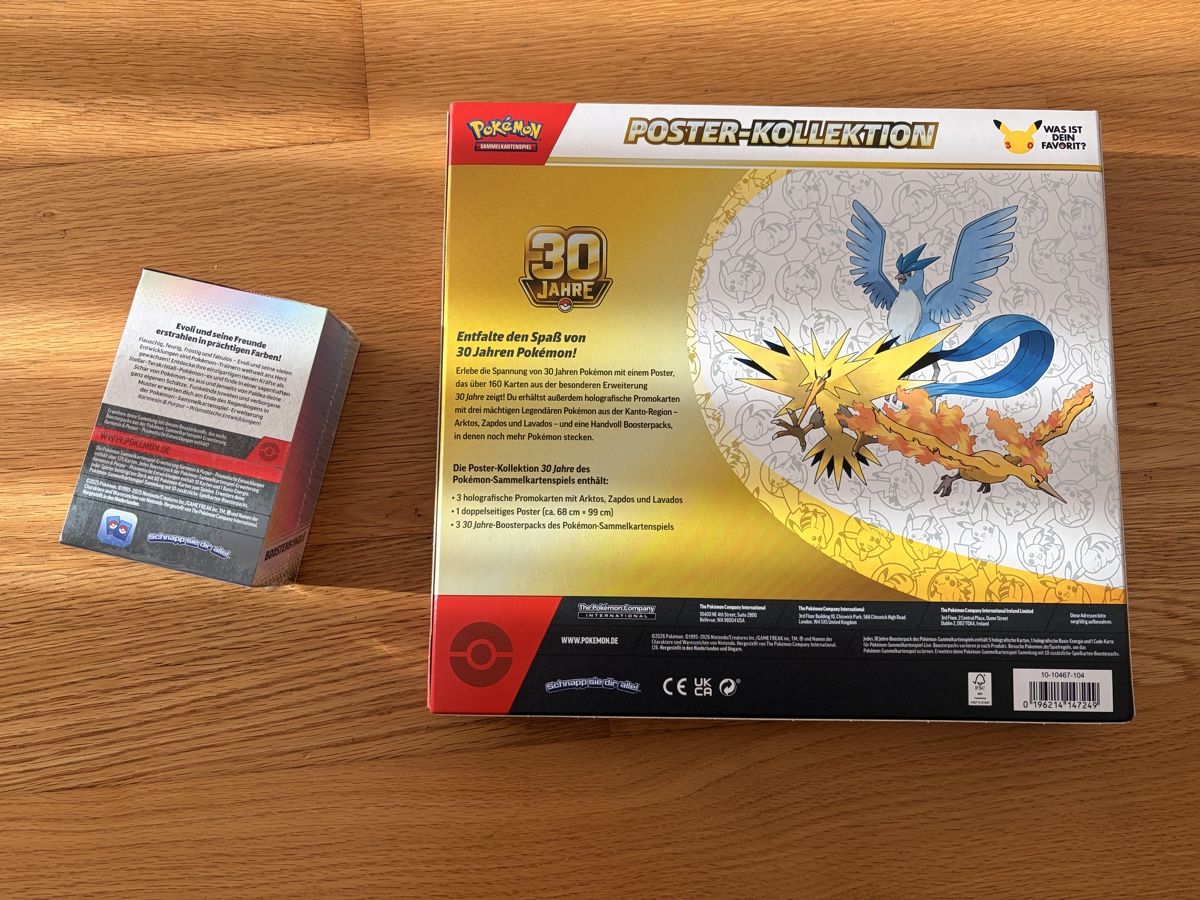 Pokémon Sammelbilder & Trading cards: Pokémon 30th Celebration Poster-Kol.+ Prismatic Evolution DE – Neu und originalverpackt aus Allschwil von G_urus 1