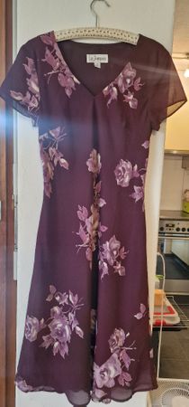 Liz Jordan Sommerkleid, Gr. 10, Weinrot mit Blumenmuster