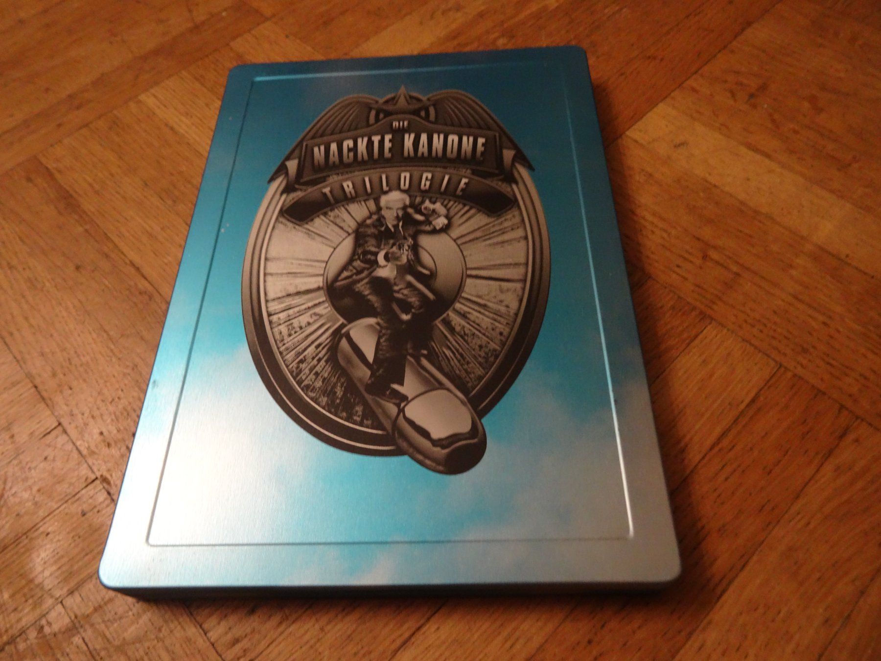 Tutti i DVDs: Die Nackte Kanone Trilogie Steelbook DVD – Usato da Olten venduto da Disc-Verkauf
