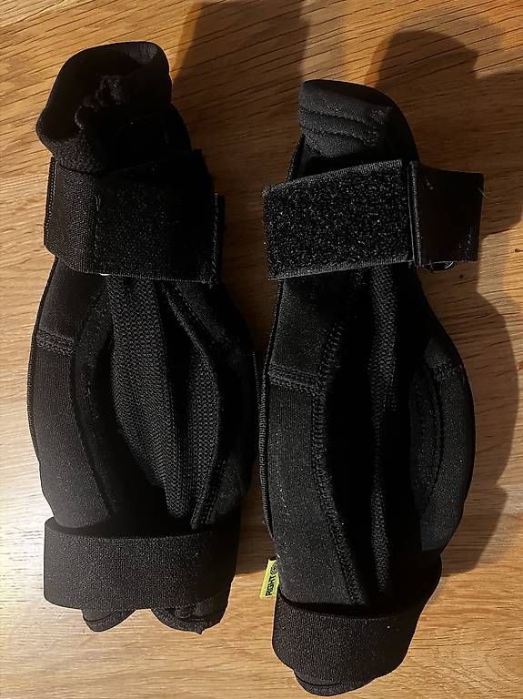 Protezioni & Imbottiture: Knie- Ellbogenschutz – Usato da Muri b. Bern venduto da sibube3000 1