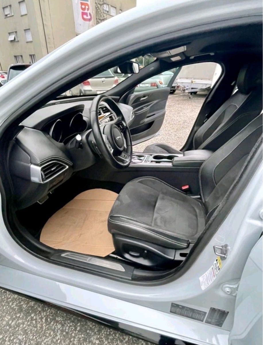 Jaguar Automobili: Jaguar XE, S 3.0 Top Zustand, – Usato da Schwarzenegg venduto da K35 2