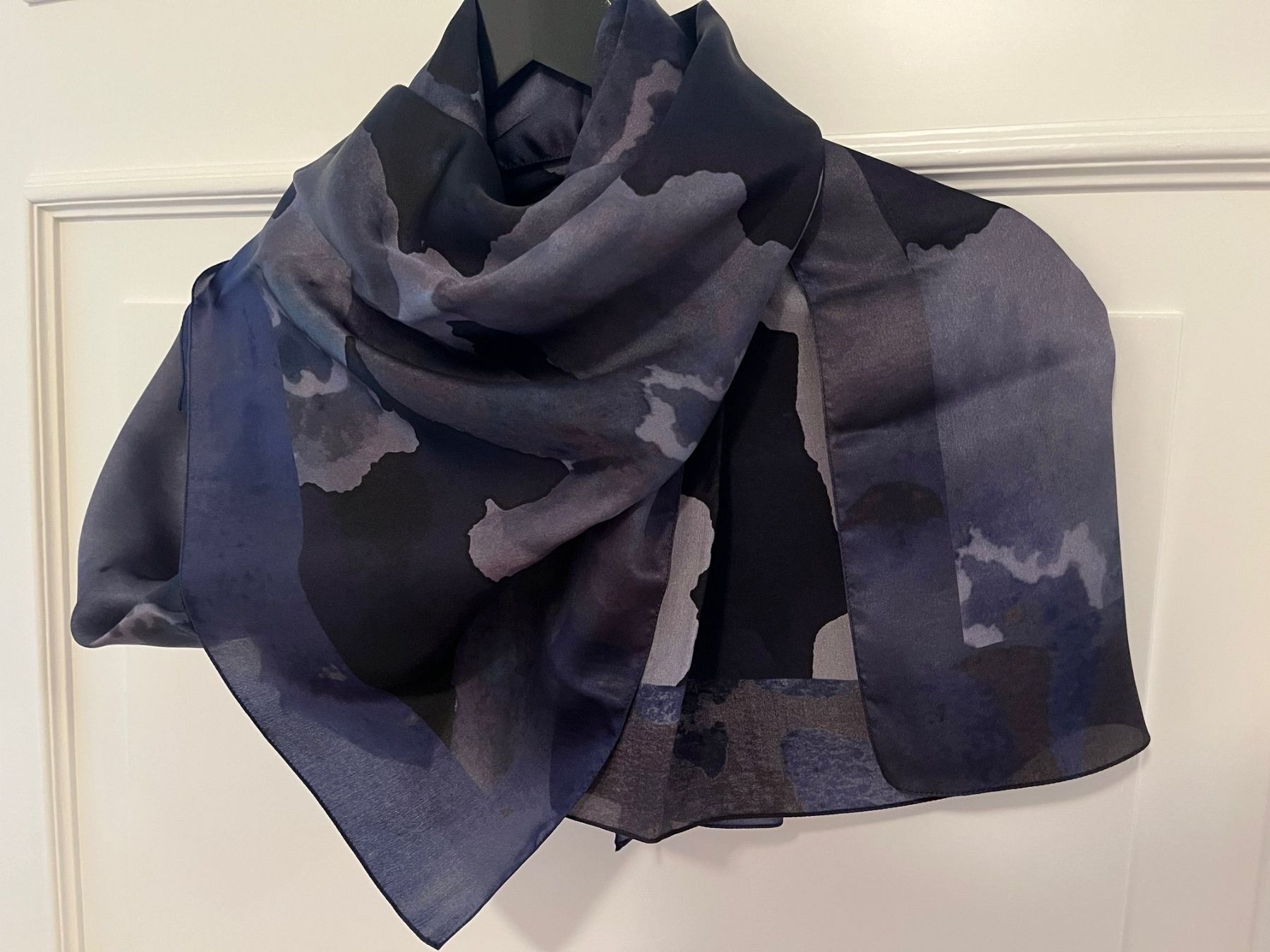 Armani Foulard & Sciarpe: Seidentuch ARMANI Collezioni – Nuovo e nell'imballaggio originale da Buchberg venduto da selphy33 3