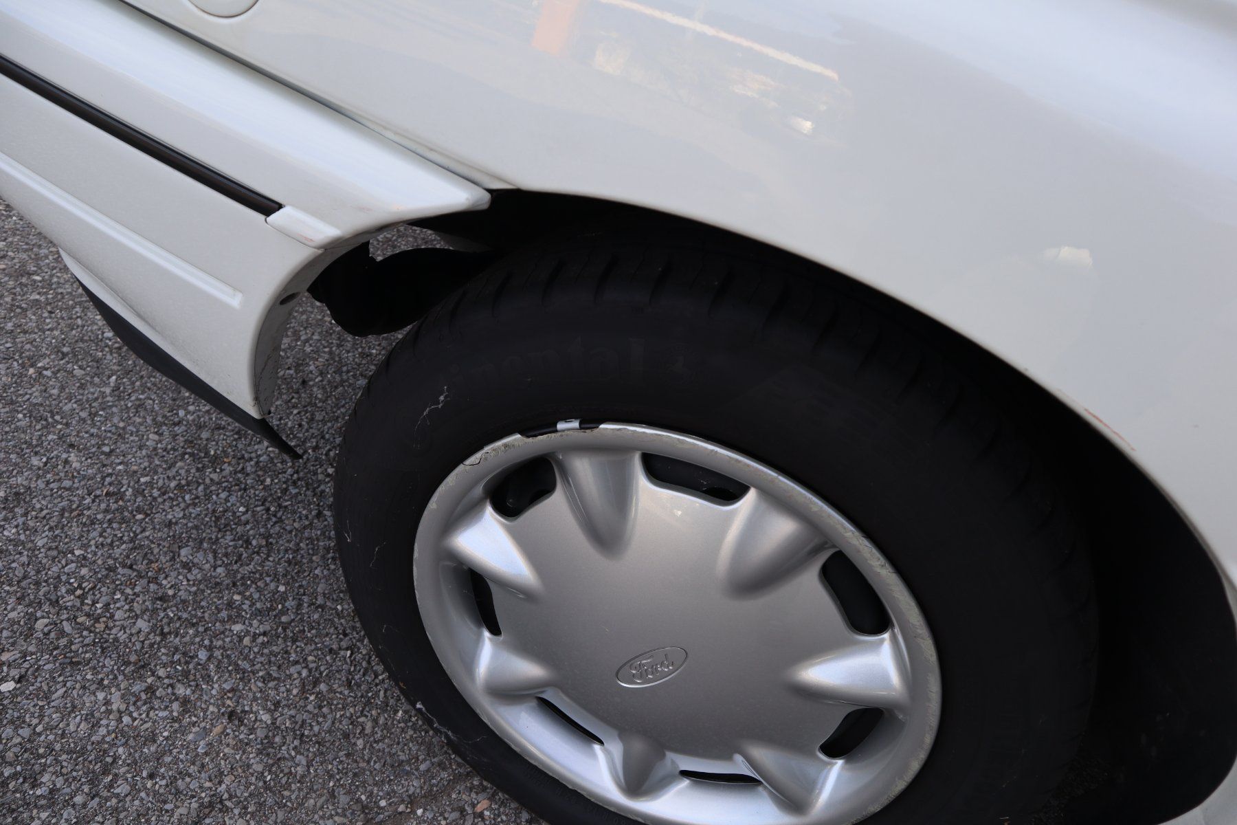 Ford Automobili: Ford Escort XR3i 16V – Usato da Glarus venduto da Genoes 6