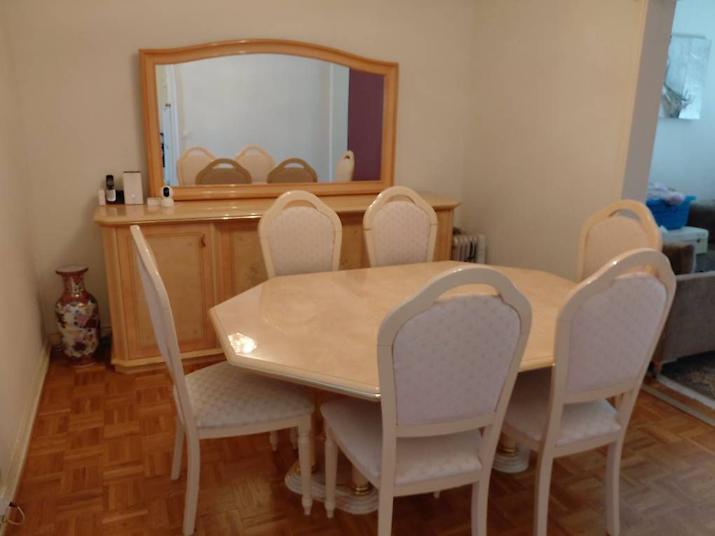 Set de table et chaises: Table +6 chaises+buffet  – D'occasion à Cossonay-Ville par haj_8vxy 2
