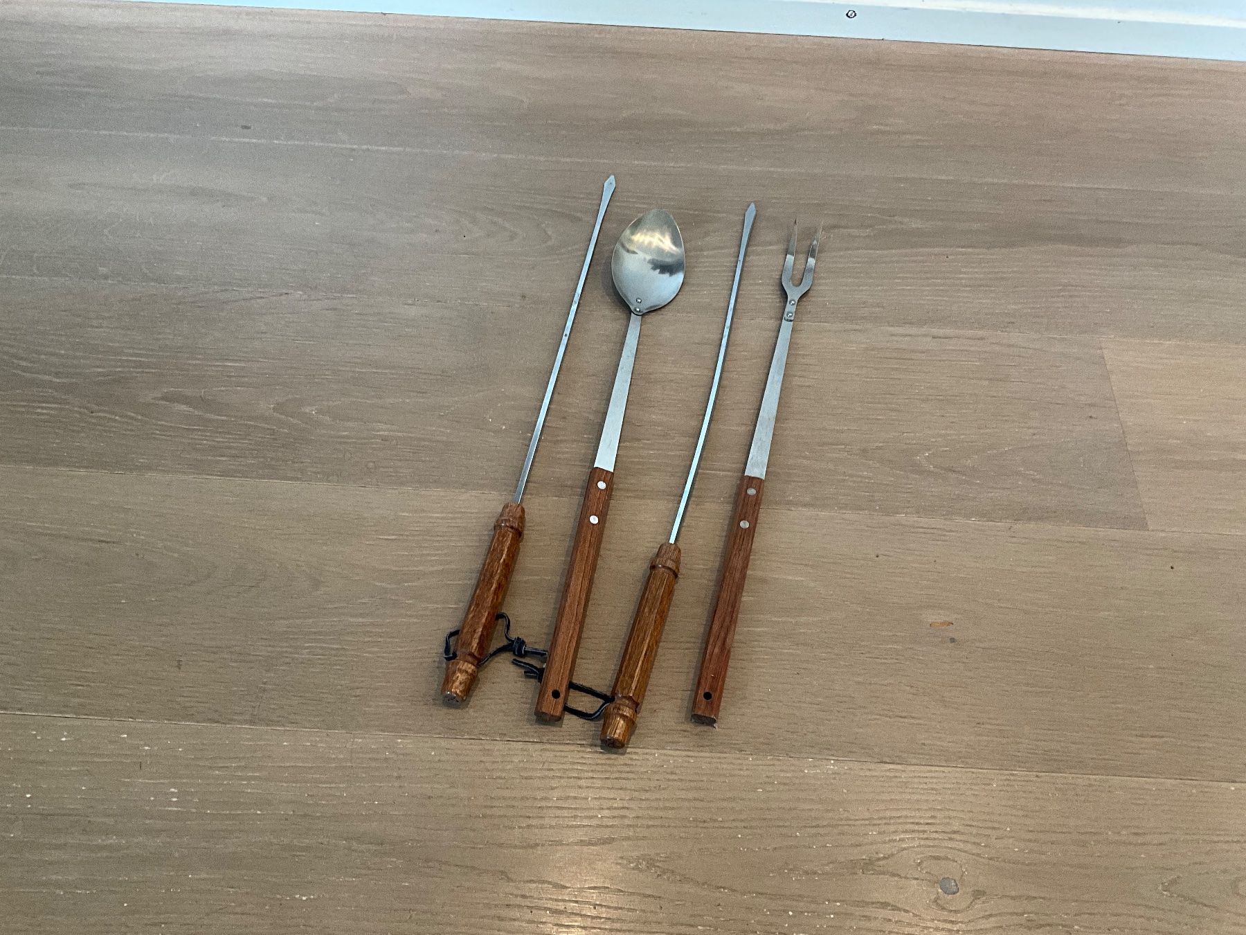 Grills: Set de barbecue - Fourchette, cuillère – Gebraucht aus Uitikon Waldegg von sch_m58c 1