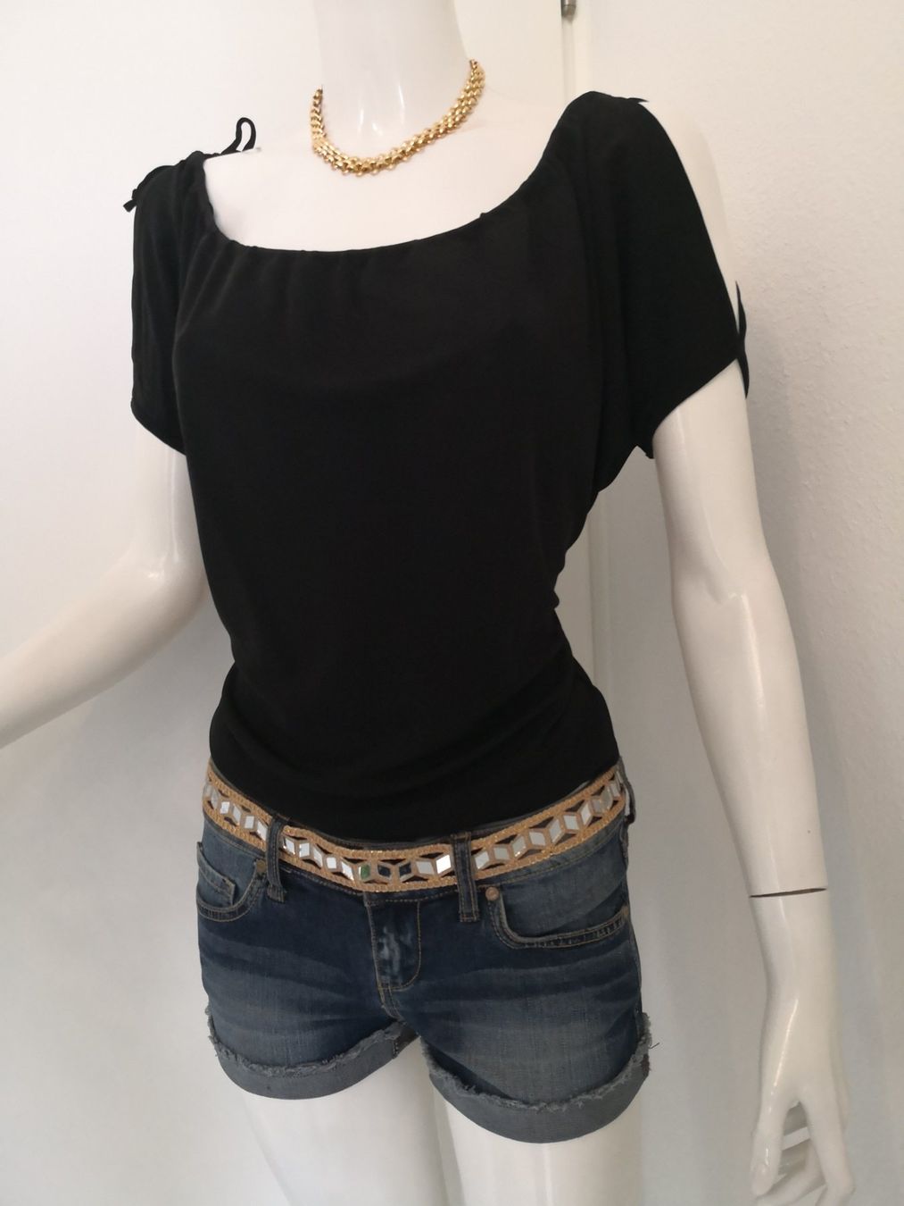 Mango Top: 🤩MANGO TOP SCHWARZ MIT SCHLITZE & MASCHEN – Nuovo (secondo la descrizione) da Olten venduto da Naja-Twins-Twins 6