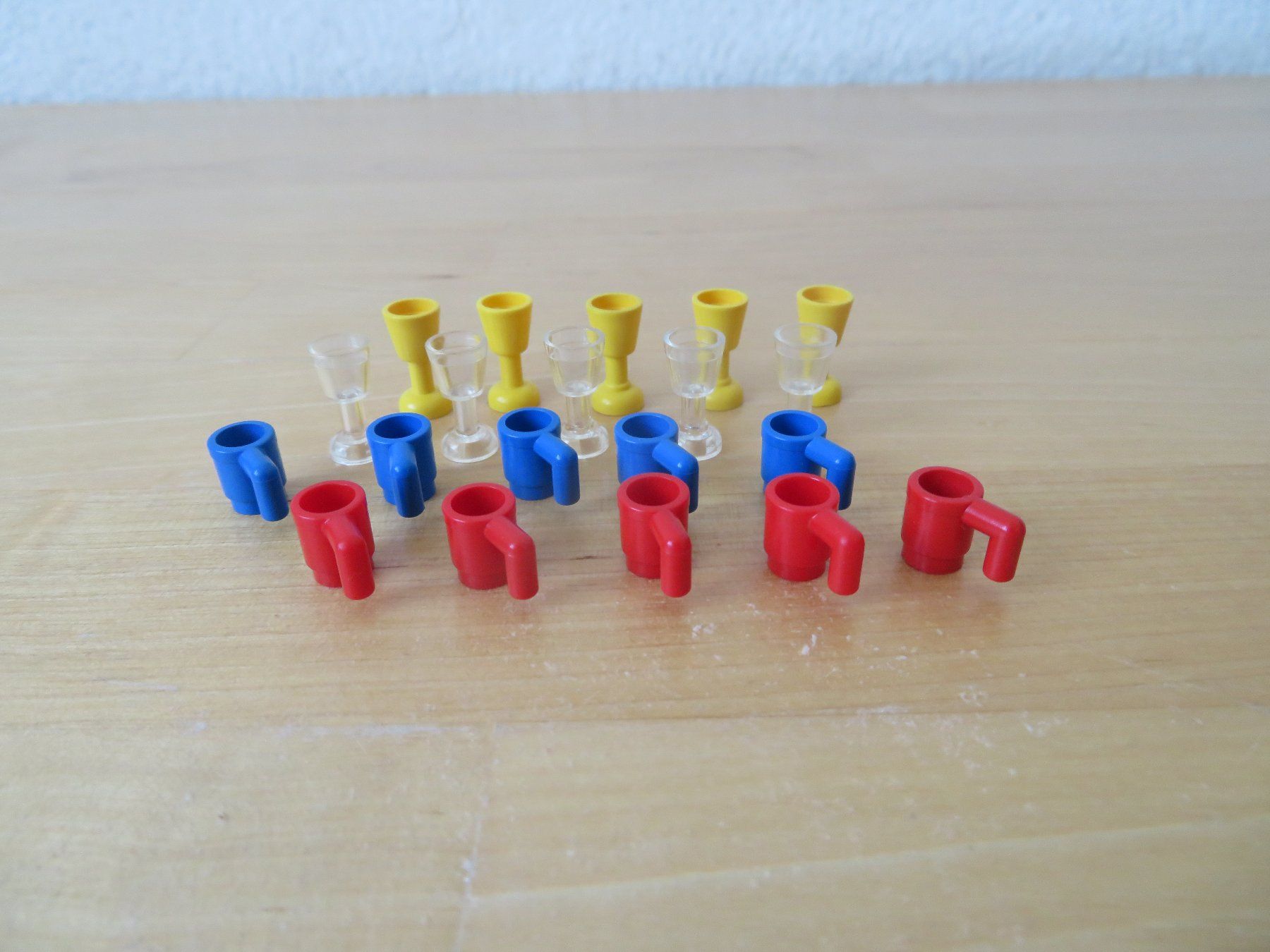 Lego Spielzeuge: LEGO Ergänzung "Gläser+Tassen" – Gebraucht aus Zürich von piroma