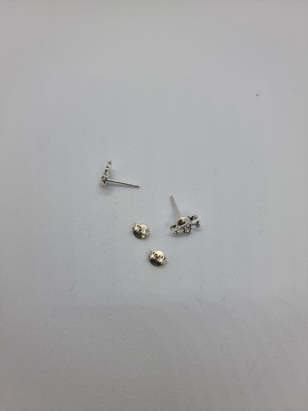 Orecchini pendenti & Orecchini a lobo: Silber Ohrstecker Totenkopf Gothic Emo 925er Silber – Nuovo e nell'imballaggio originale da Basel venduto da Joex02 1