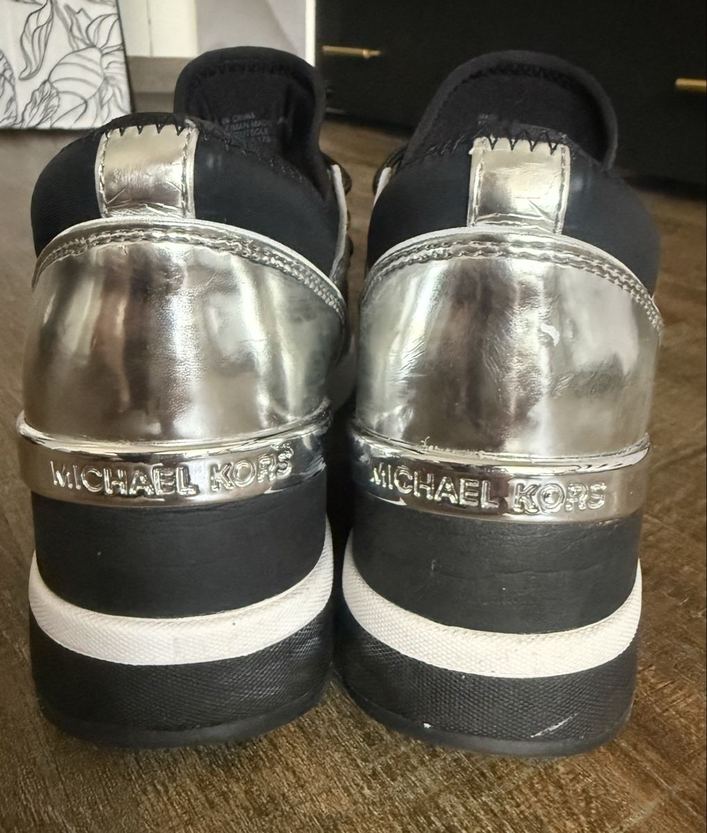 Michael Kors Scarpe da donna: Michael Kors Sneaker, Schwarz/Silber, Gr. 38 – Usato da Lachen SZ venduto da zsucard 3