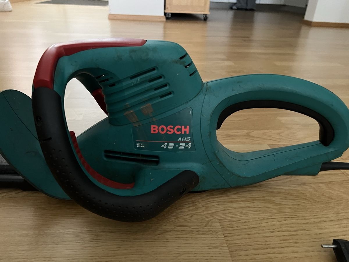 Bosch Tutti gli attrezzi: Bosch Heckenschere Elektrisch – Usato da Uznach venduto da Apuutze 1
