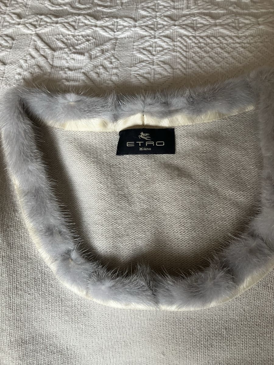 Etro Top: Original ETRO Pullover, Fellkragen, hellgrau, Gr 34/36 (S) – Usato da Zürich venduto da Mameloschn