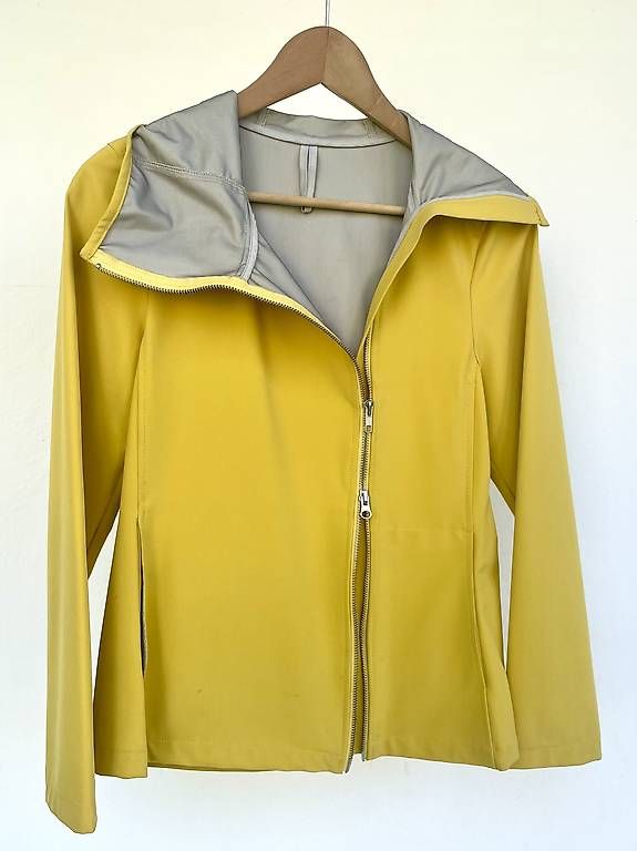 Giacche: Regenjacke Claudia Güdel – Usato da Basel venduto da sabinbin 1
