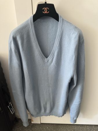 Unisex Cashmere Blue V-neck Sweater made in Italy