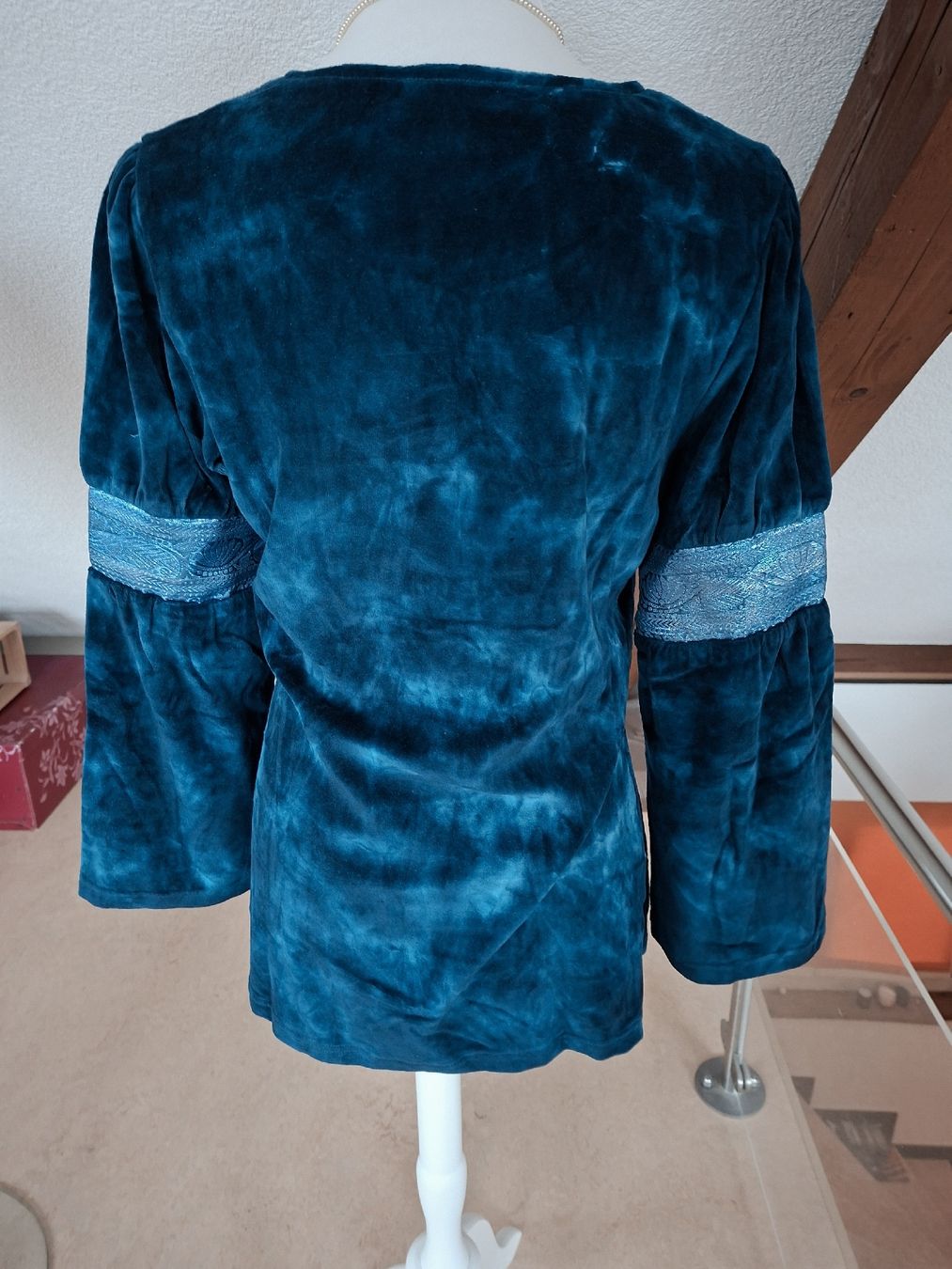 Boom Baba Maglioni & Felpe: Boom Baba Samt Pullover, Petrol Blau, Gr. 1 Size, Neu – Nuovo (secondo la descrizione) da Klingnau venduto da vollmond36 2