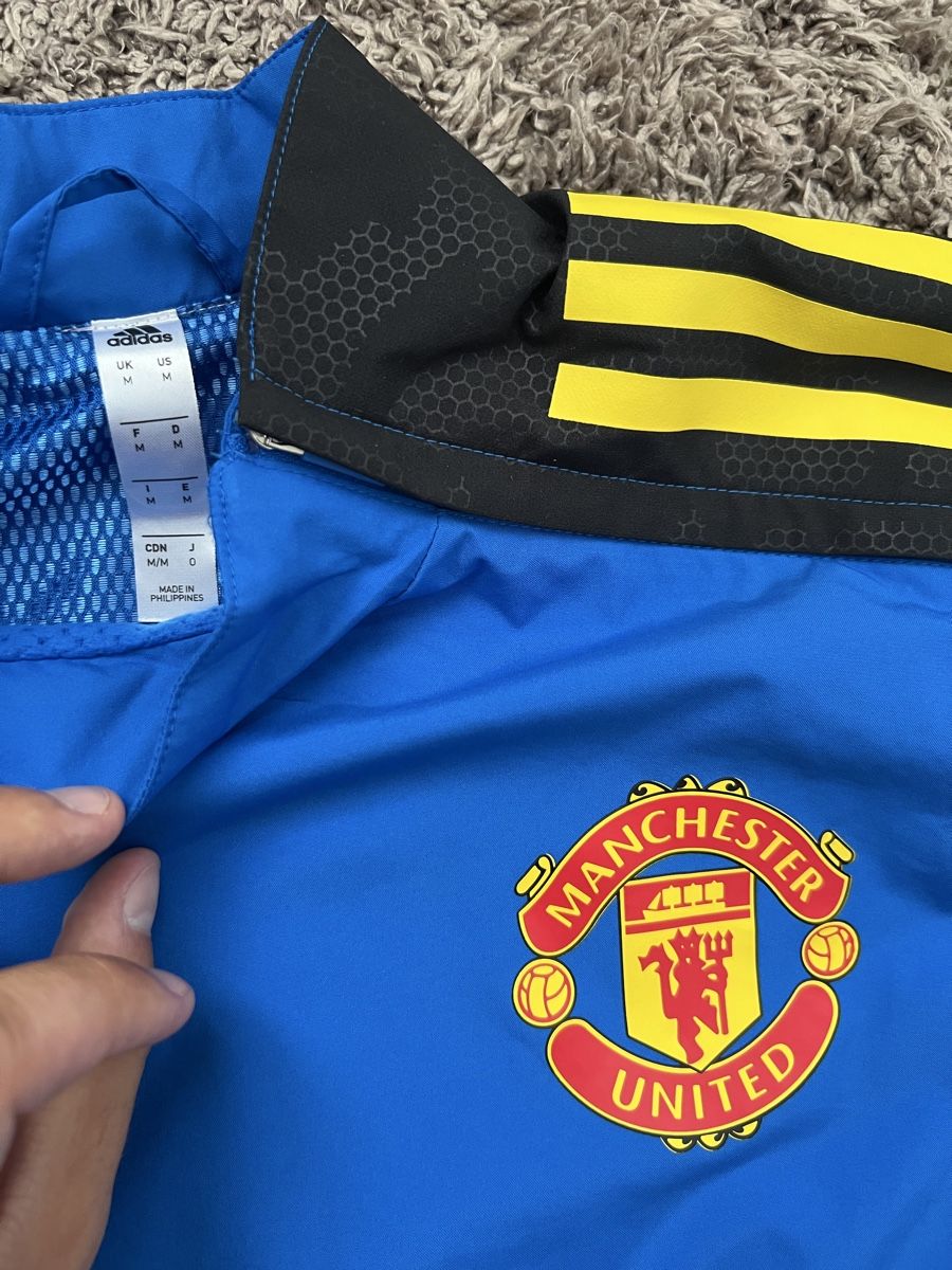 Manchester United Leibchen & Hosen: Manchester United blauer Pullover – Neu (gemäss Beschreibung) aus Herisau von ogkosta 1