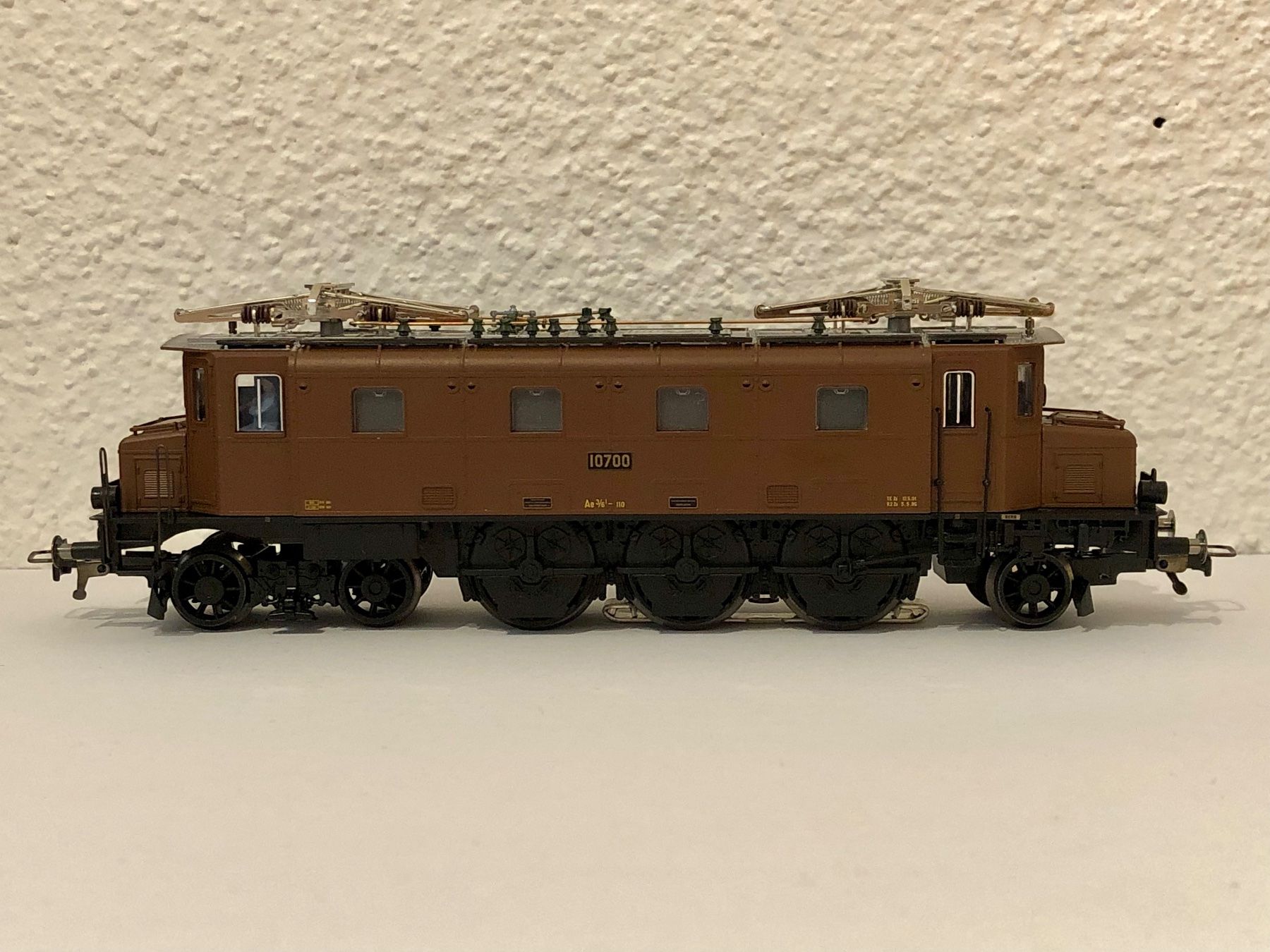 Fleischmann Modelleisenbahnen: Fleischmann 394502 Ae 3/6 I 10700 – Neu und originalverpackt aus Wynigen von Waldenburgerbahn