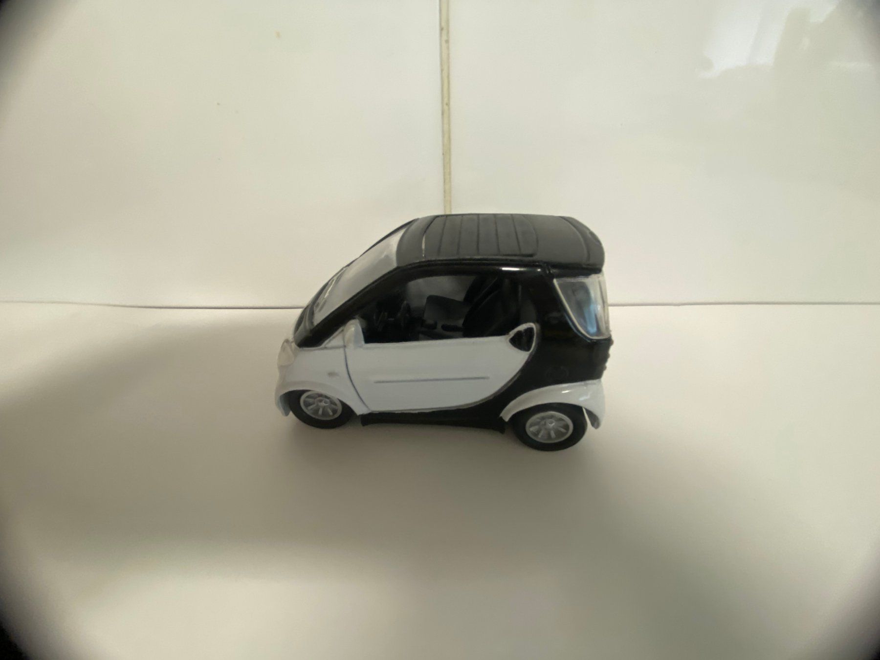 Smart Modellini d'auto: SMART for two  433 weiss – Usato da Kerzers venduto da tisyayasuBE 5