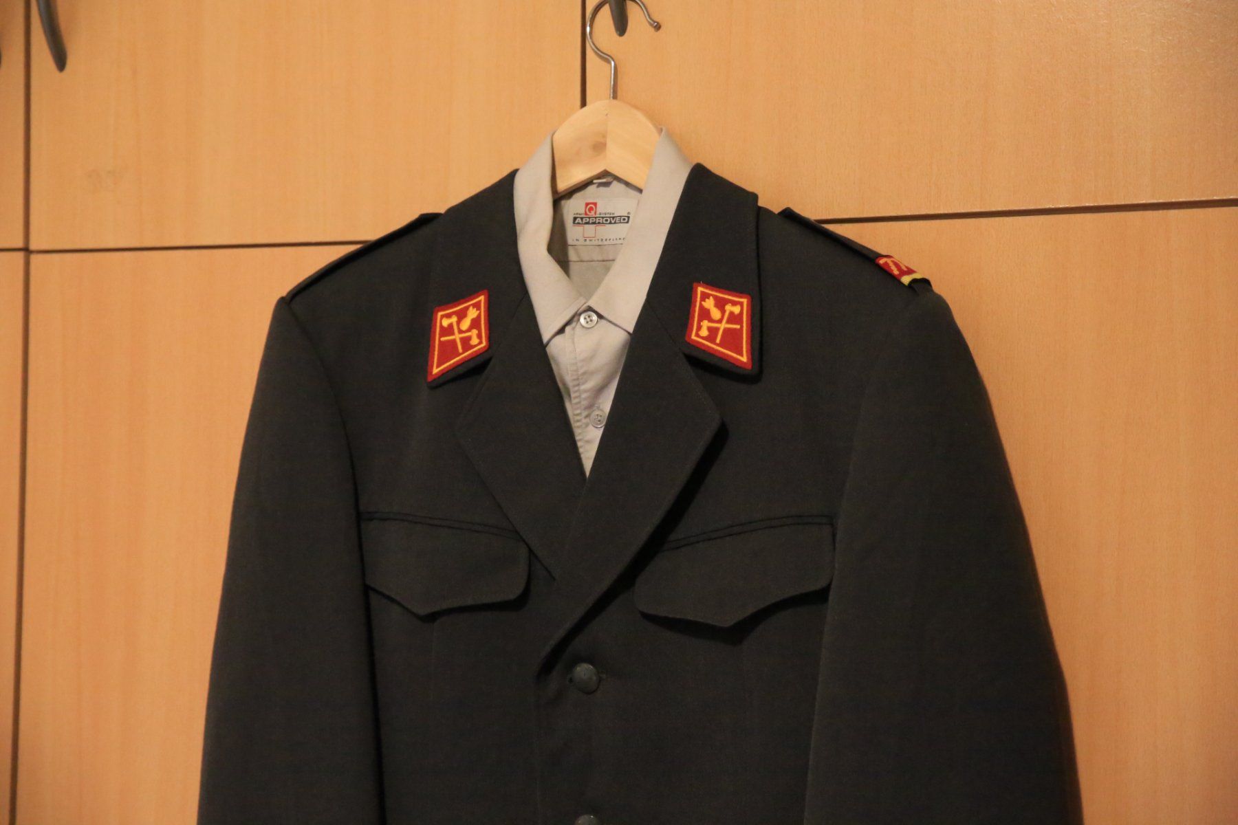 Schweizer Armee Uniformi: Divisa da libera uscita – Usato da Solduno venduto da WildLife83 1