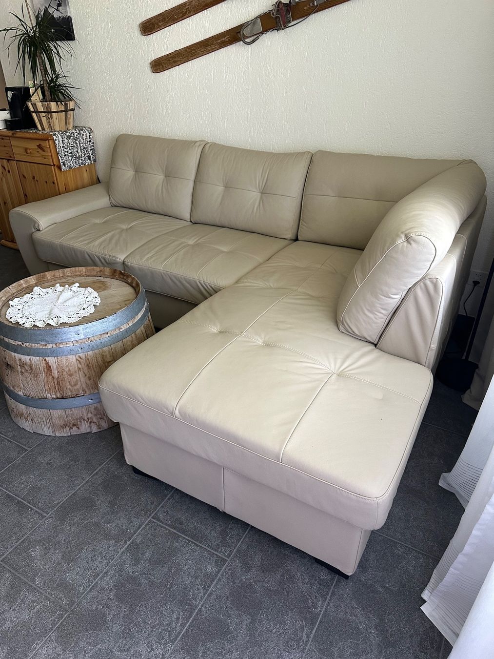 Sofas: Echtleder Ecksofa (Bettfunktion & Stauraum) – Gebraucht aus Davos Platz von isa_9vx8 4