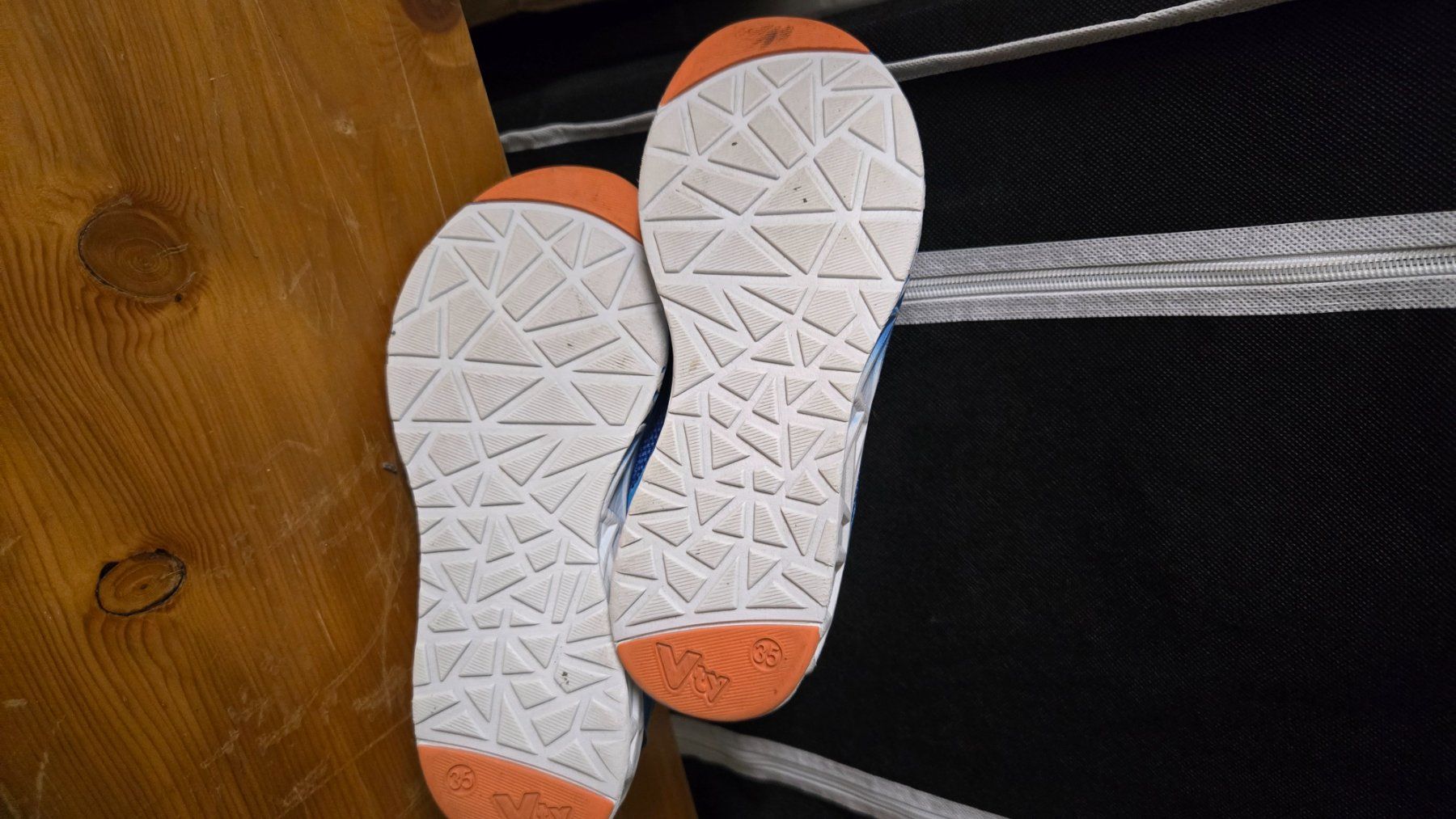Schuhe für Jungen: Kinderschuh Gr. 35 – Gebraucht aus Schötz von Nico040 2