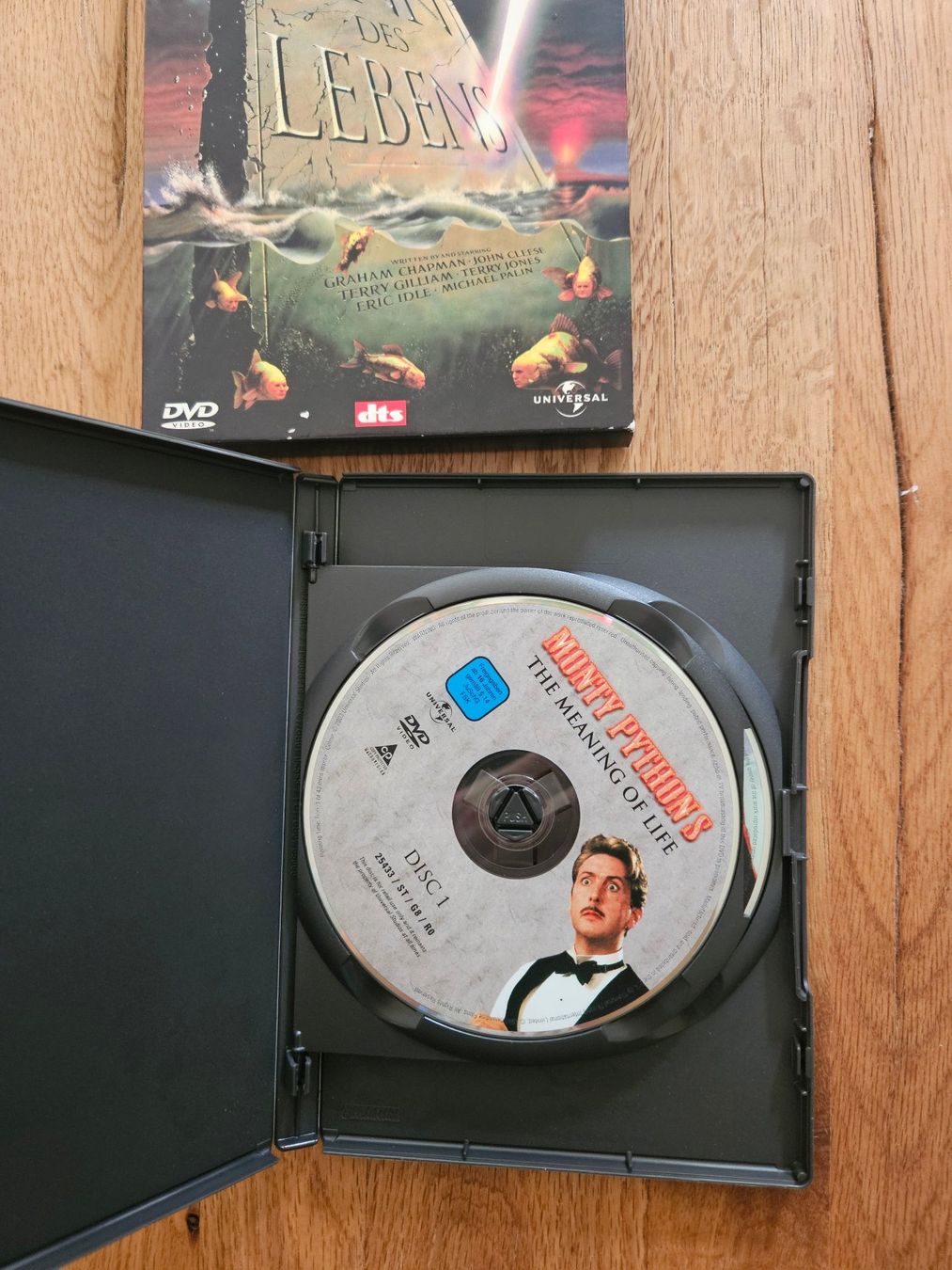 Tutti i DVDs: Monty Phytons der Sinn des Lebens – Usato da St.Gallen venduto da Capsule_Corporation 2