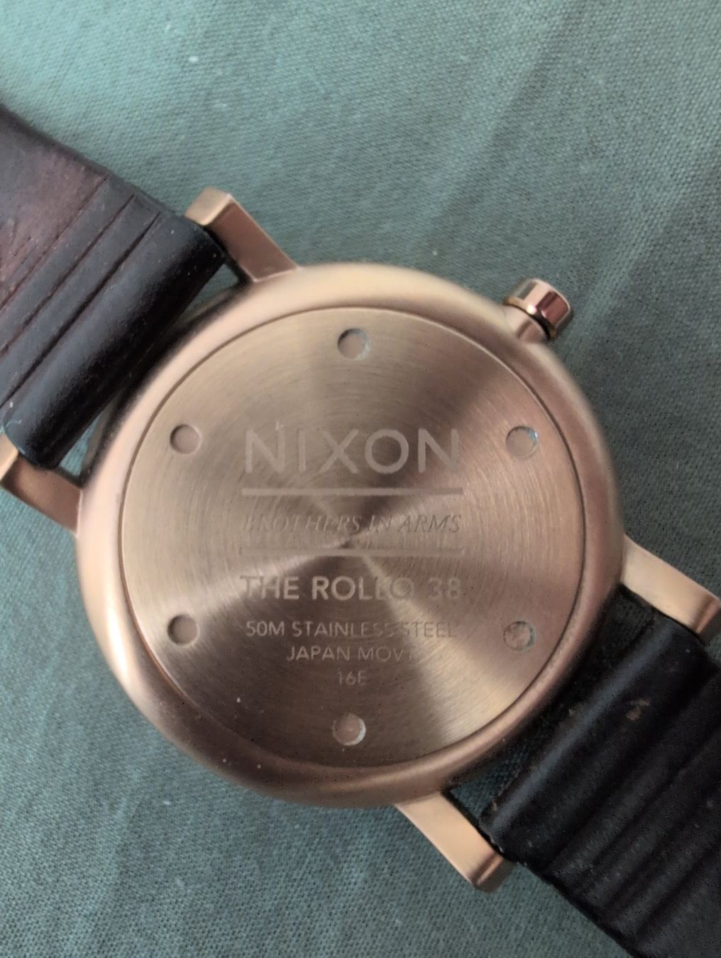 Nixon Orologi: 2 x Nixon Uhren – Usato da Küssnacht am Rigi venduto da carousel_182 2