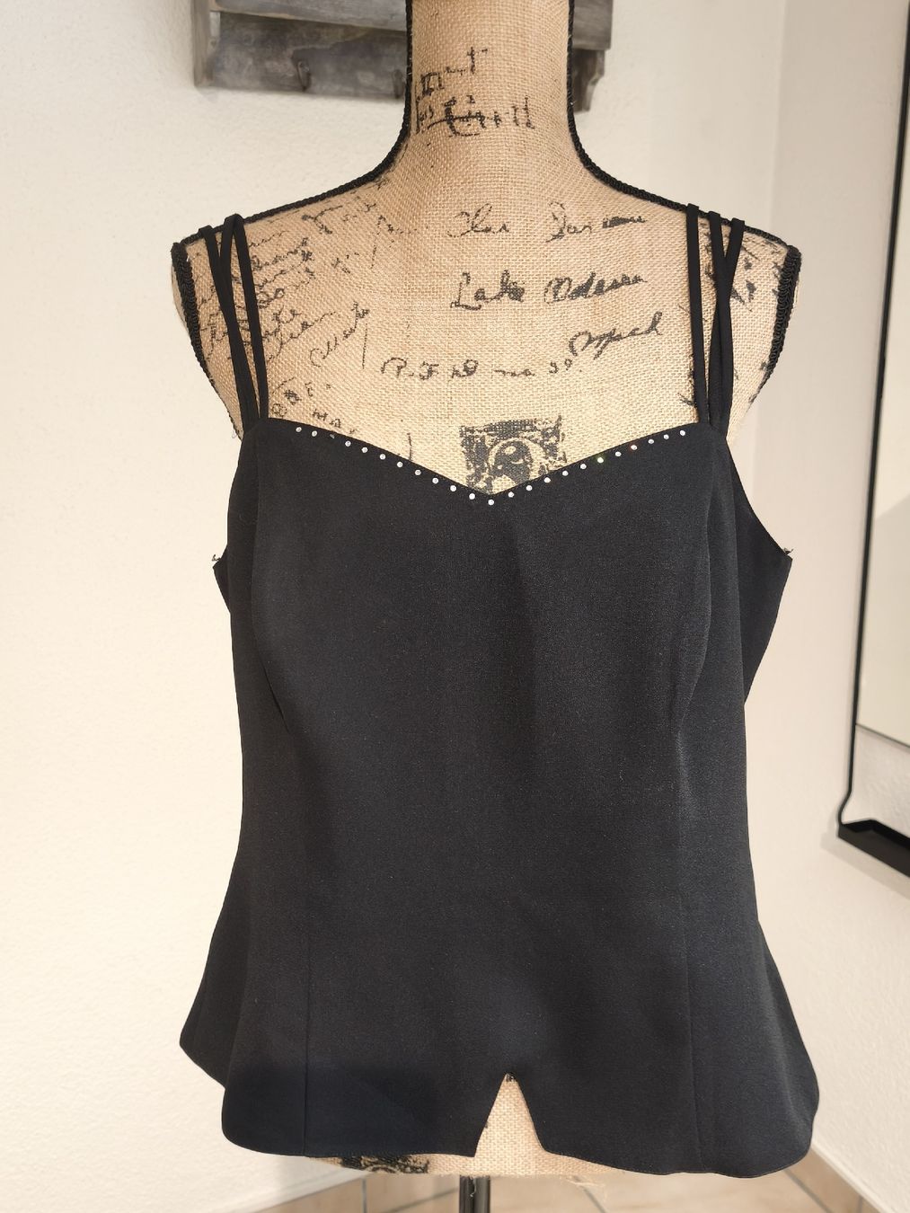 Top: Dorette Top schwarz Grösse 40 – Nuovo (secondo la descrizione) da Emmetten venduto da SecondhandSiska