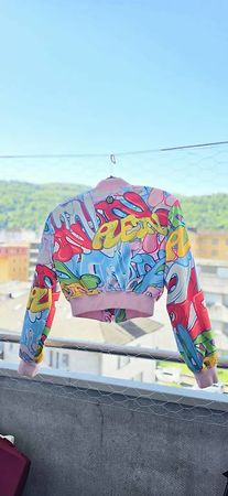 Giacca cropped graffiti multicolor  pezzo unico streetwear 
