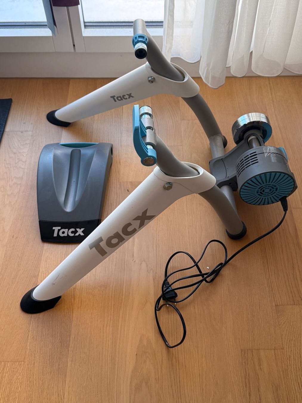 Tacx Vélos d'appartement: Tacx Flow Smart Rollentrainer – D'occasion à Steinhausen par ChristophJ
