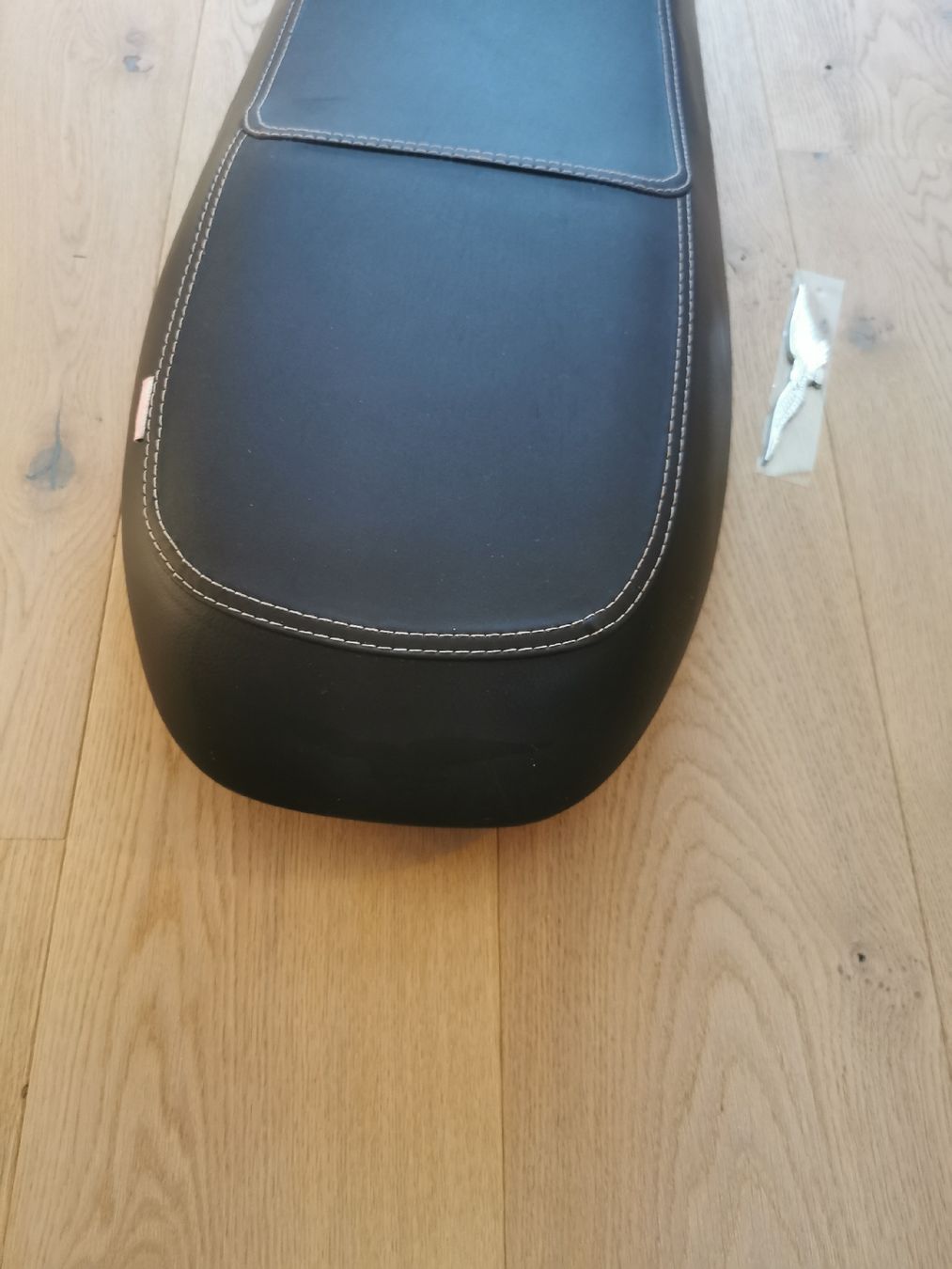 Alle Motorradersatzteile: Original Moto Guzzi V7 Sattel – Neu (gemäss Beschreibung) aus Belp von Skylarge 5