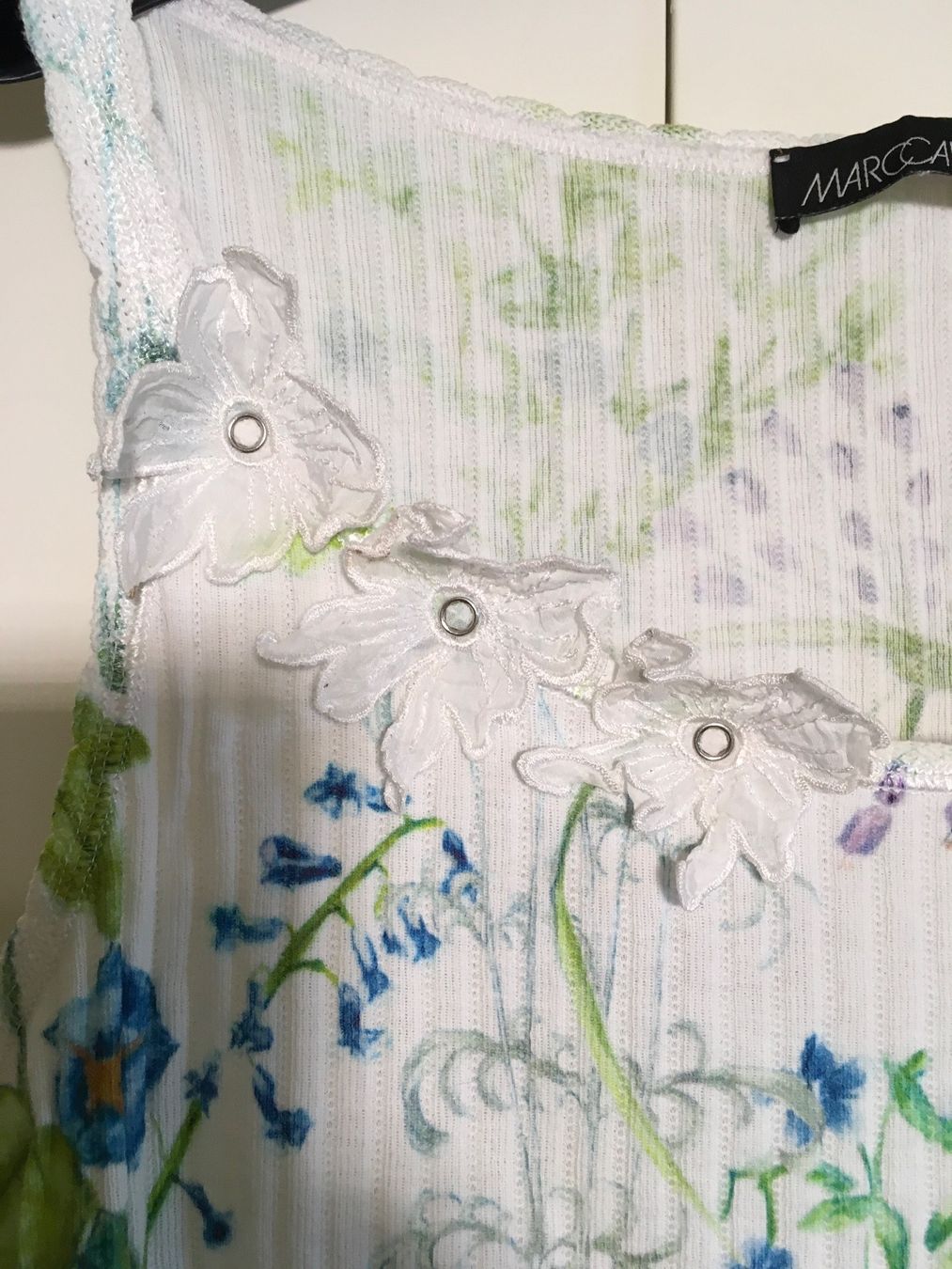 Top: Marc Cain Top N6 geblümt mit Dekor – Usato da Zug venduto da smile060 4