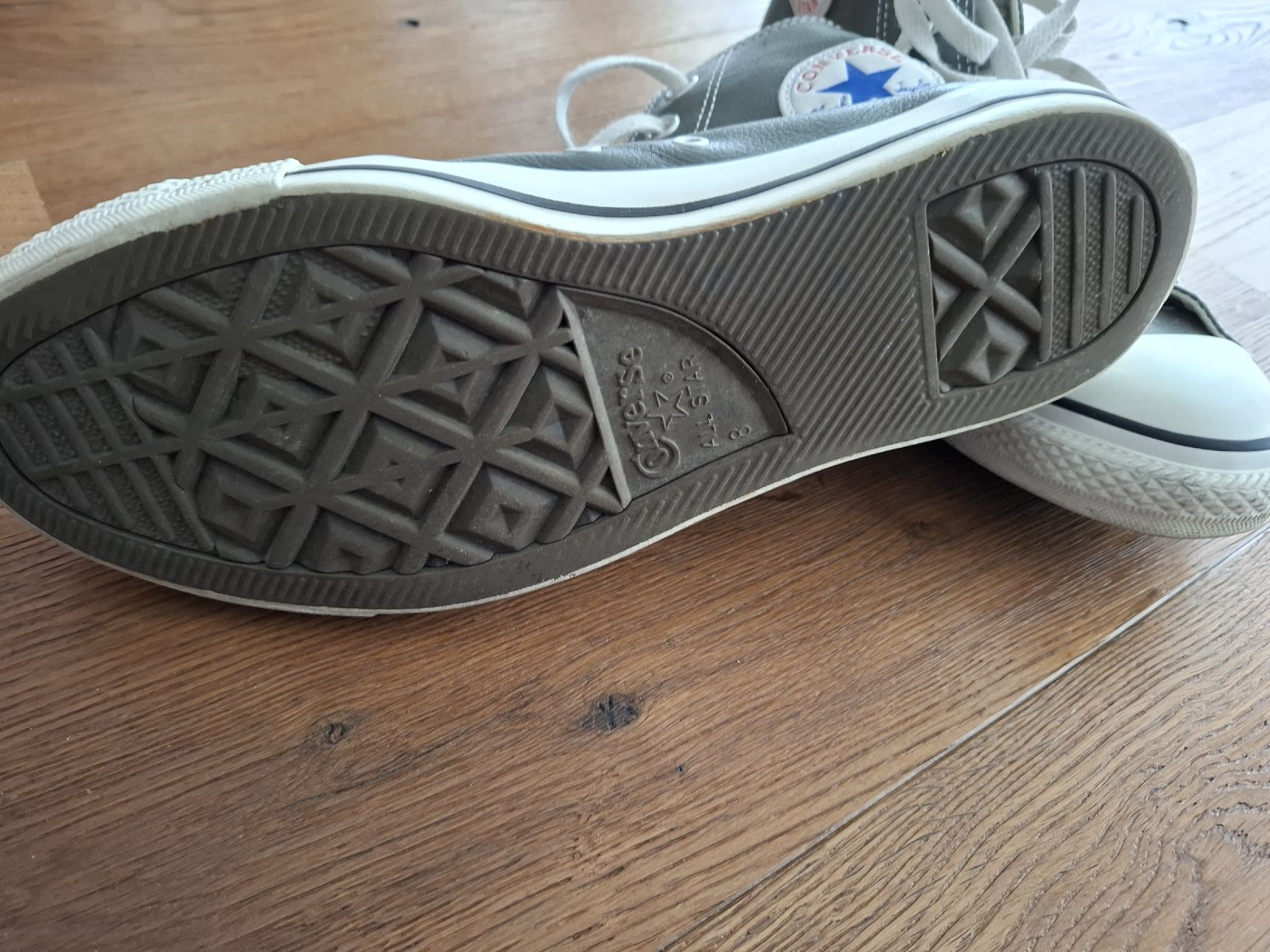 Converse Scarpe da uomo: converse Leder grau 41.5 – Nuovo (secondo la descrizione) da Wauwil venduto da pfand1979 2