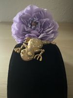 Verspielte Frosch Brosche vergoldet
