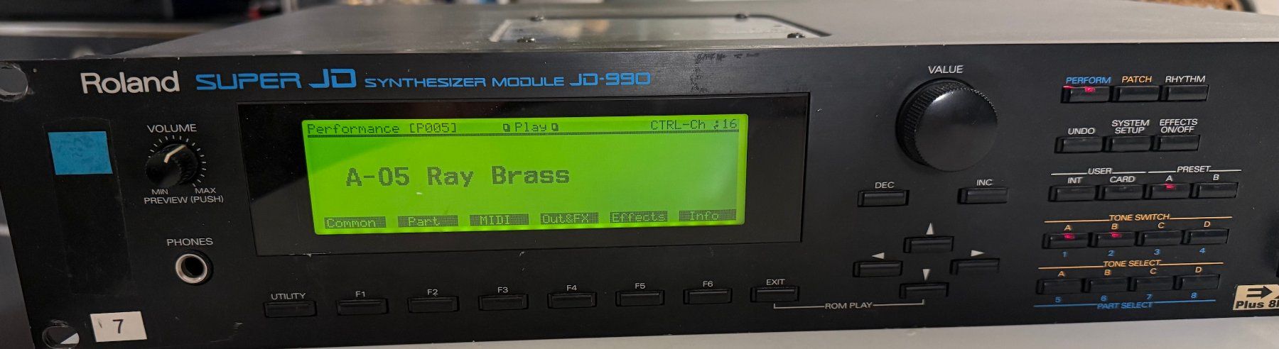 Roland Strumenti musicali: Roland JD-990 Super JD – Usato da Zürich venduto da Denimio 1