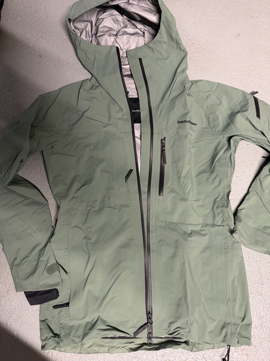 Peak Performance Giacche: Peak Performance Hardshell Jacke Gore-Tex grün Grösse M – Usato da Aarau Rohr venduto da smoky21