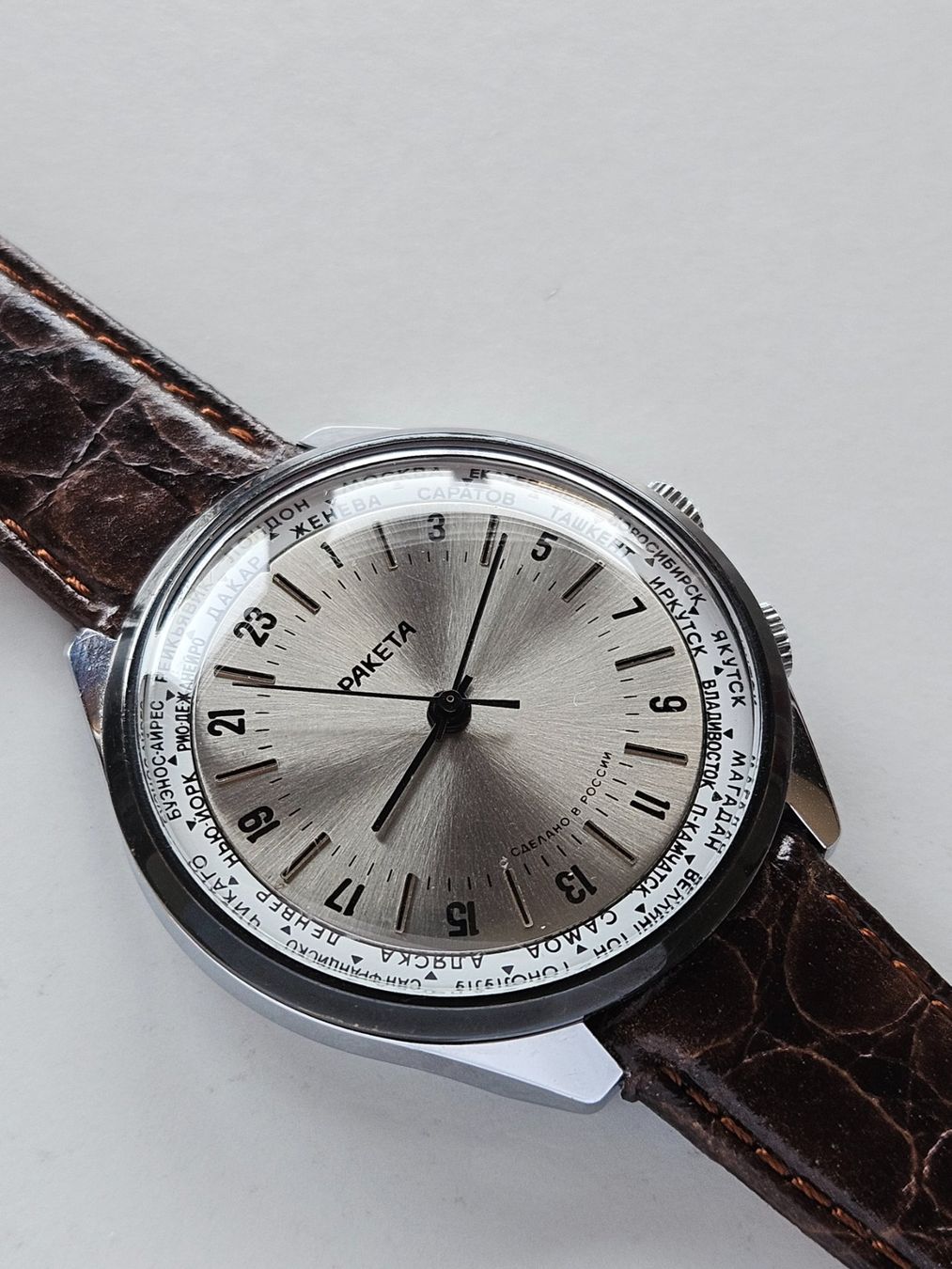 Raketa Montres: 28 Raketa Worldtimer – D'occasion à Berikon par mmm21 1