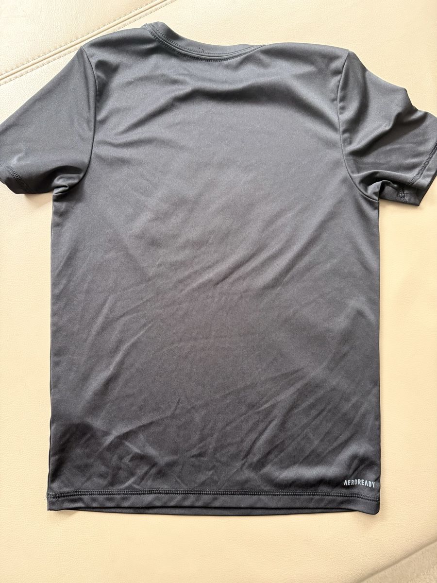 Adidas Camicie, T-shirt & Polo: Adidas Boy T-shirt size S regular fit – Usato da Diessenhofen venduto da mar_8cyl 1
