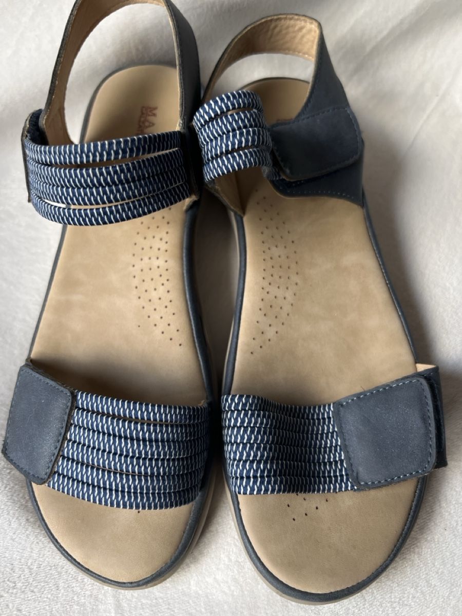 Chaussures femmes: Sandalen  – D'occasion à Mörel par Emozia