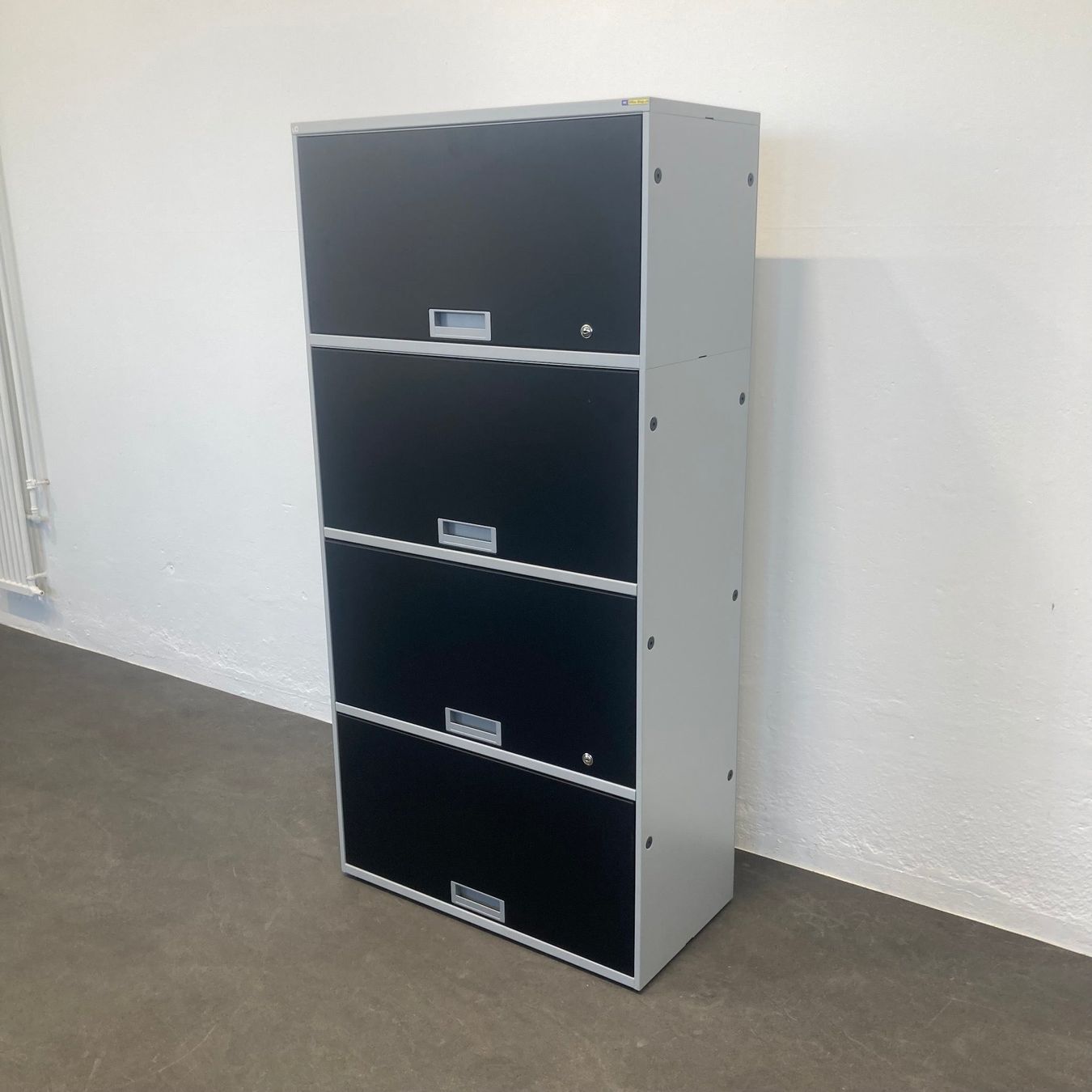 Lista Armadi: Lista Office LO Qub Modul-Kombination 4-OH – Usato da Schönenwerd venduto da mcofficeshop 4