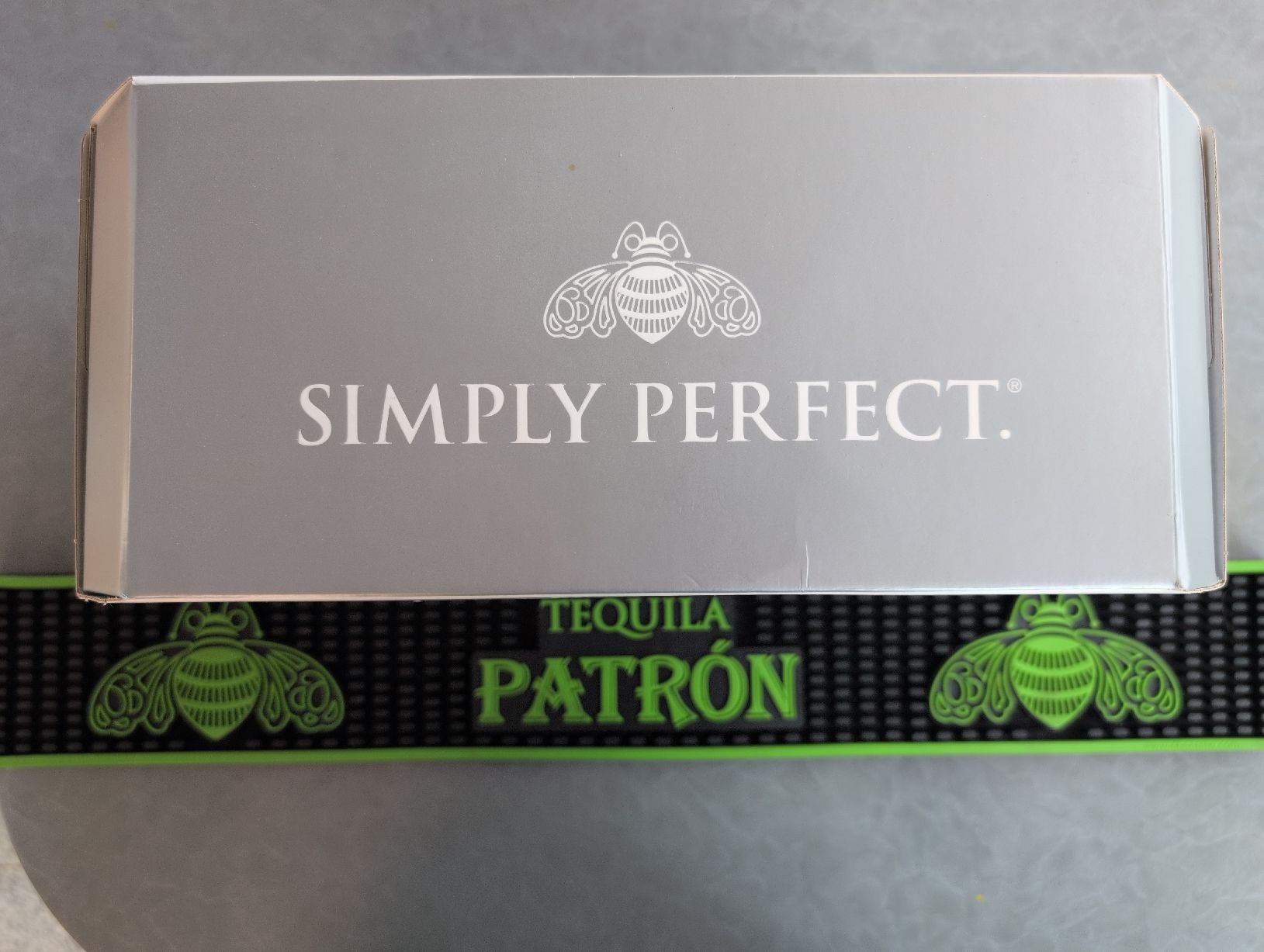 Sonstiges: Patron Silver Set limitierte Edition Geschenkset + Bar Matte – Neu und originalverpackt aus Waltenschwil von Andy.Z01 3