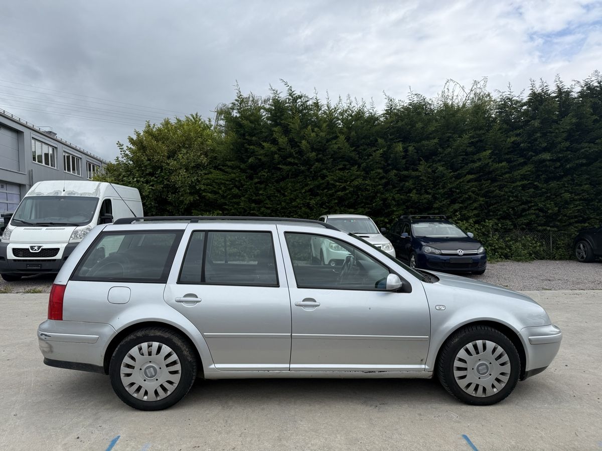 VW Automobili: VW Bora Variant 2.0 4Motion (Benzin/4x4) – Usato da Menziken venduto da rob_z8tq 4